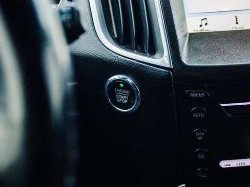 Used 2018 Ford Edge Titanium image 20