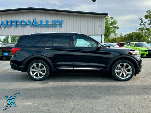 Used 2020 Ford Explorer Platinum w/ Premium Technology Package AWD/4WD image 8