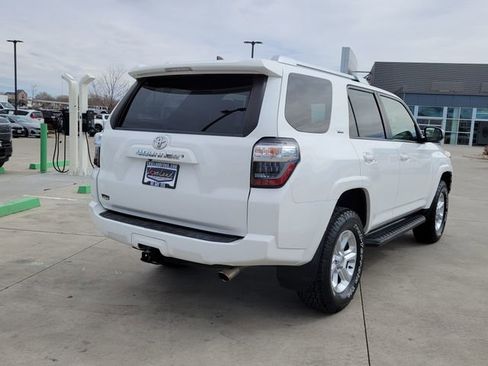 Used 2018 Toyota 4Runner SR5 image 3