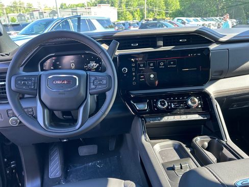 New 2026 GMC Sierra 2500 AT4 w/ AT4 Premium Plus Package AWD/4WD image 31
