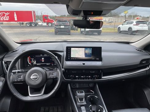 Certified 2024 Nissan Rogue SL image 11