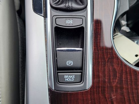 Used 2017 Acura TLX w/ Technology Package image 21