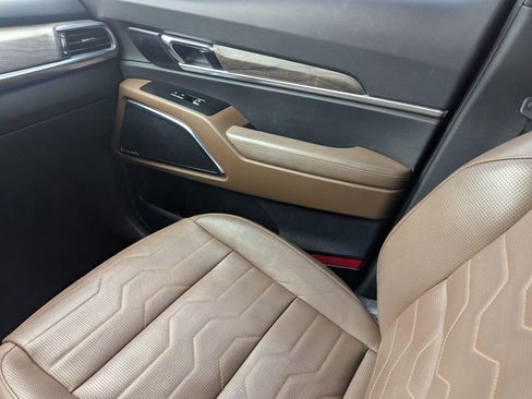 Used 2022 Kia Telluride SX w/ SX Prestige Package image 14