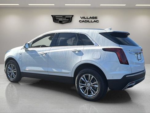 Certified 2023 Cadillac XT5 Premium Luxury w/ Technology Package FWD image 3