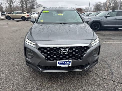 Used 2019 Hyundai Santa Fe SE image 2