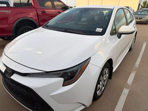 Used 2020 Toyota Corolla LE FWD image 1