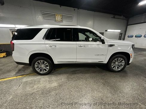 Used 2025 GMC Yukon Denali w/ Sun & Power Step Package AWD/4WD image 3