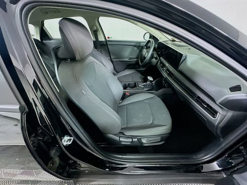 Used 2025 Kia K4 LXS image 29