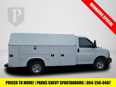 New 2025 Chevrolet Express 3500 w/ Power Convenience Package image 5