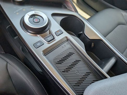 Certified 2024 Kia EV6 Light AWD/4WD image 30
