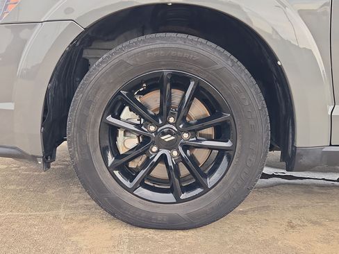 Used 2020 Dodge Journey SE w/ SE Popular Equipment Group FWD image 10