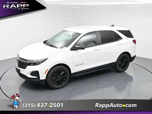 Used 2023 Chevrolet Equinox LS w/ LS Convenience Package AWD/4WD image 2
