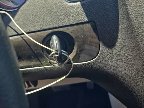 Used 2018 Dodge Grand Caravan SE w/ UConnect Hands-Free Group FWD image 13
