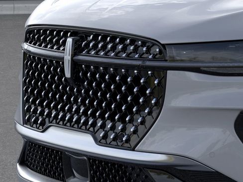 New 2026 Lincoln Nautilus Reserve image 17