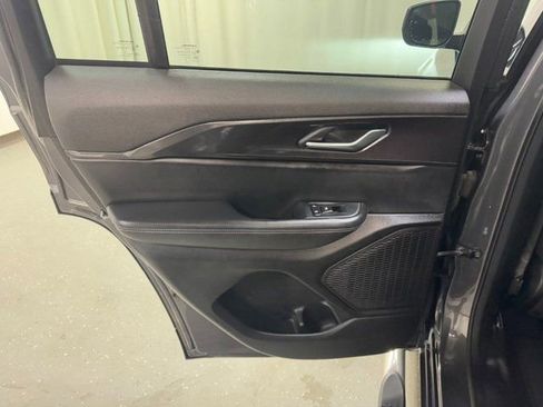 Used 2023 Jeep Grand Cherokee Laredo w/ Luxury Tech Group I image 28