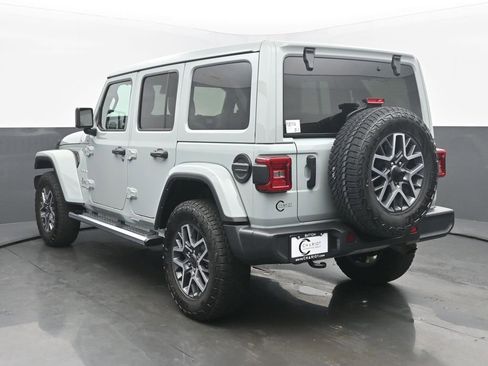 Used 2024 Jeep Wrangler Sahara AWD/4WD image 4