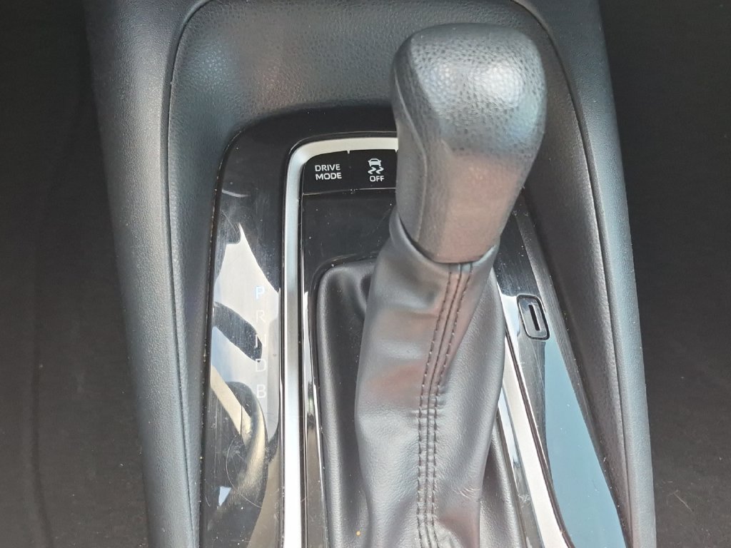 Used 2024 Toyota Corolla LE FWD image 19
