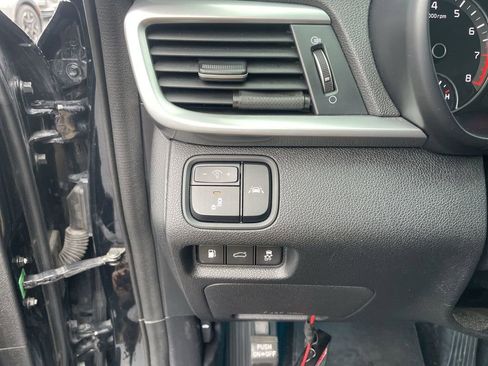 Used 2019 Kia Optima LX image 17