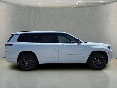 New 2026 Jeep Grand Cherokee L Limited AWD/4WD image 3