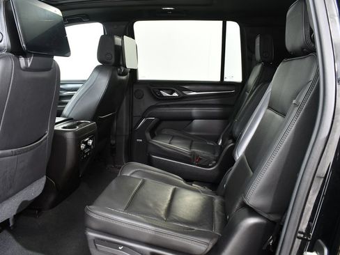Used 2021 GMC Yukon XL Denali AWD/4WD image 16