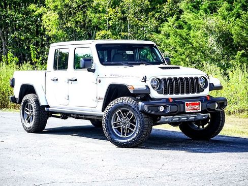 New 2025 Jeep Gladiator Mojave w/ Convenience Group image 2