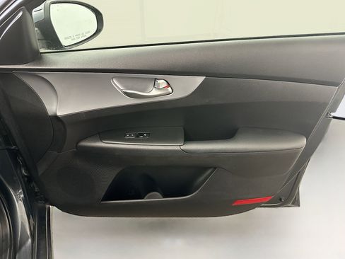 Used 2022 Kia Forte LXS image 32