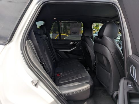 Used 2021 BMW X5 xDrive40i AWD/4WD image 8