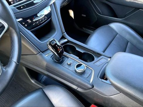 Used 2024 Cadillac XT5 Premium Luxury image 13