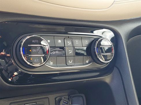 Used 2020 Buick Encore GX Essence w/ Advanced Technology Package image 24