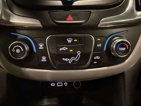 Used 2021 Chevrolet Equinox LT FWD image 32