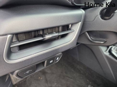 New 2026 Kia K4 LXS image 13