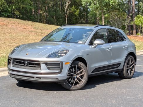 Certified 2025 Porsche Macan AWD/4WD image 1