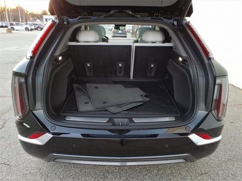 New 2026 Cadillac Optiq Luxury 1 image 4