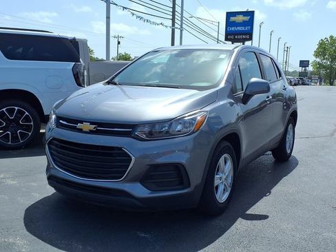 Used 2020 Chevrolet Trax LS w/ Tint and Cruise Package FWD image 5