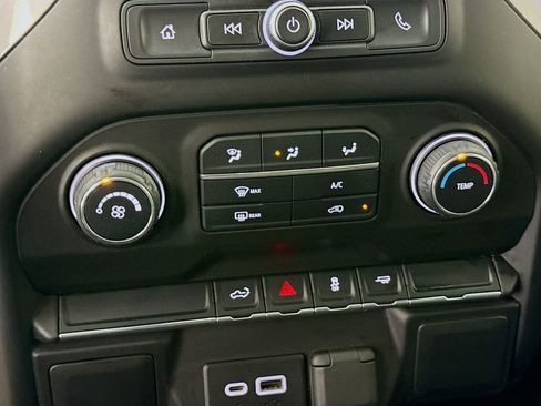 Used 2021 Chevrolet Silverado 1500 Custom image 16