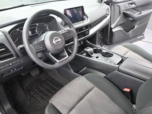 Used 2024 Nissan Rogue SV image 13