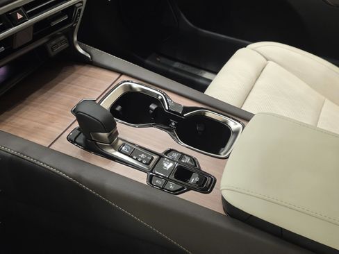 New 2026 Lexus RX 450h AWD image 17