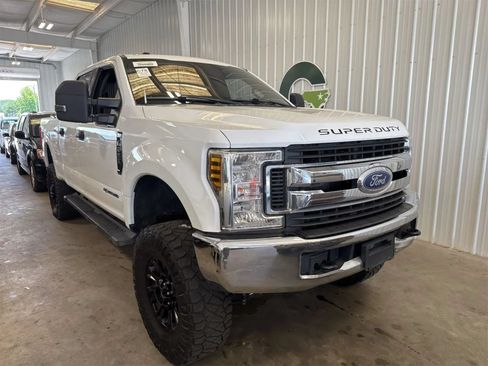 Used 2018 Ford F250 XLT AWD/4WD image 3