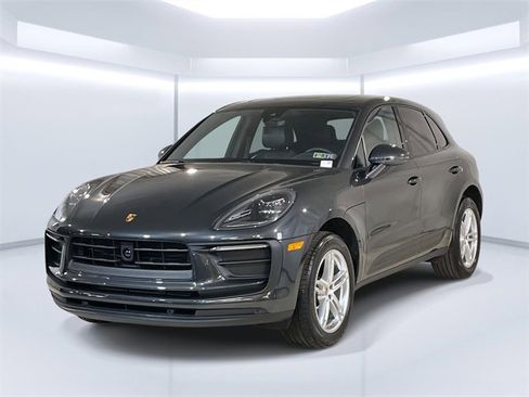 Used 2025 Porsche Macan image 1
