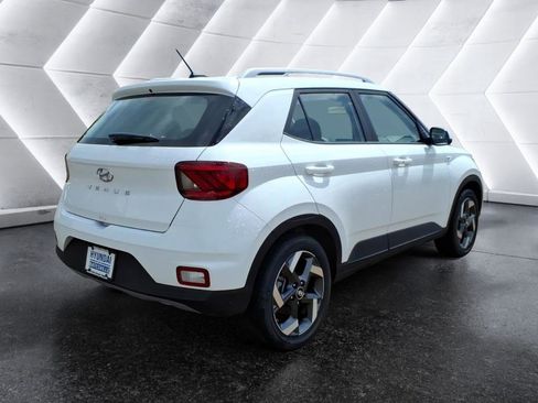 New 2026 Hyundai Venue SEL FWD image 5