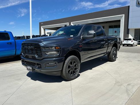 New 2026 RAM 2500 Big Horn AWD/4WD image 2