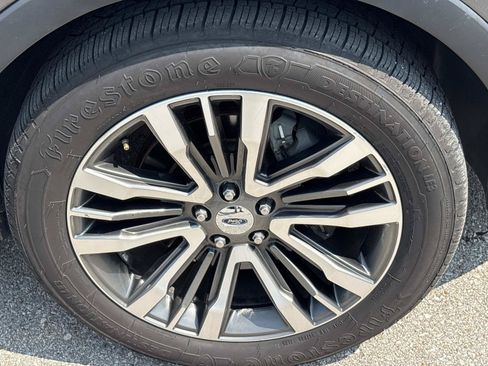 Used 2017 Ford Explorer Platinum AWD/4WD image 10