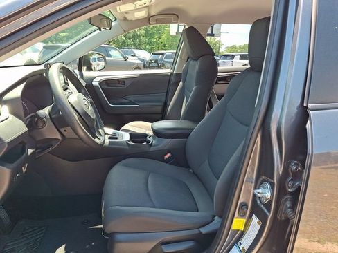 Used 2019 Toyota RAV4 LE w/ Carpet Mat Package AWD/4WD image 13