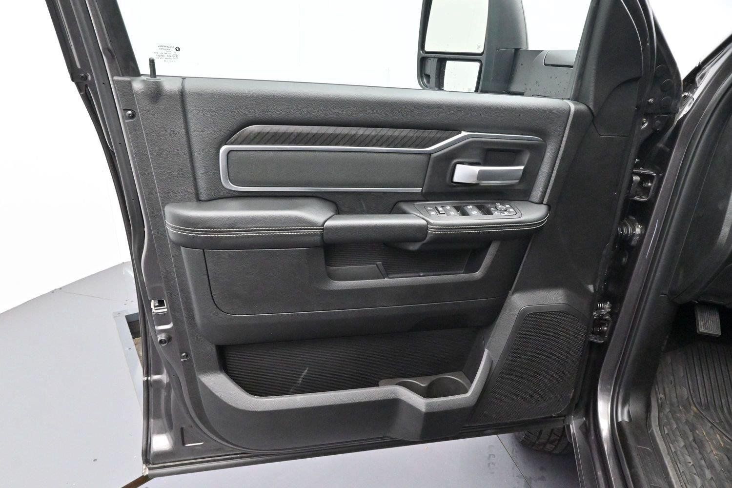 Used 2026 RAM 3500 Big Horn AWD/4WD image 9