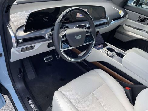 New 2026 Cadillac Vistiq Sport image 19