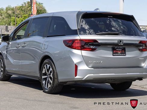 Used 2025 Honda Odyssey EX-L image 16