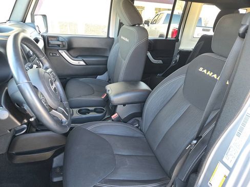 Used 2015 Jeep Wrangler Unlimited Sahara w/ Connectivity Group image 19