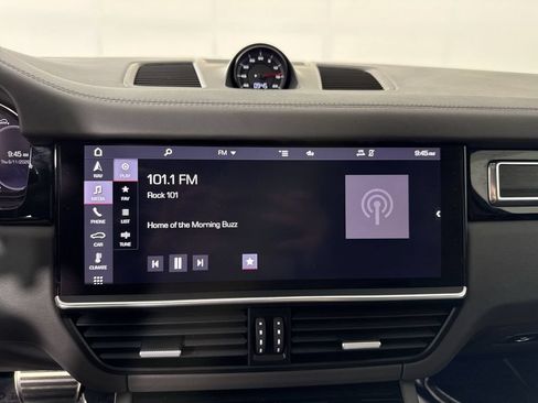 Certified 2021 Porsche Cayenne GTS AWD/4WD image 29