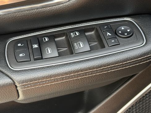 Used 2023 RAM 1500 Laramie AWD/4WD image 27