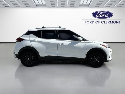 Used 2021 Nissan Kicks SV w/ Exterior Package image 8